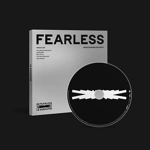le sserafim fearless monochrome bouquet.webp